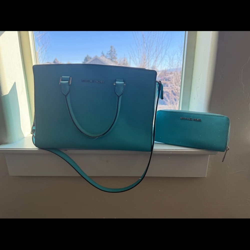 Michael Kors Blue Handbag and Wallet Set